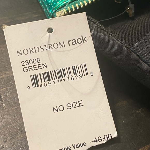 Green glitter wristlet (188) - Picture 4 of 6